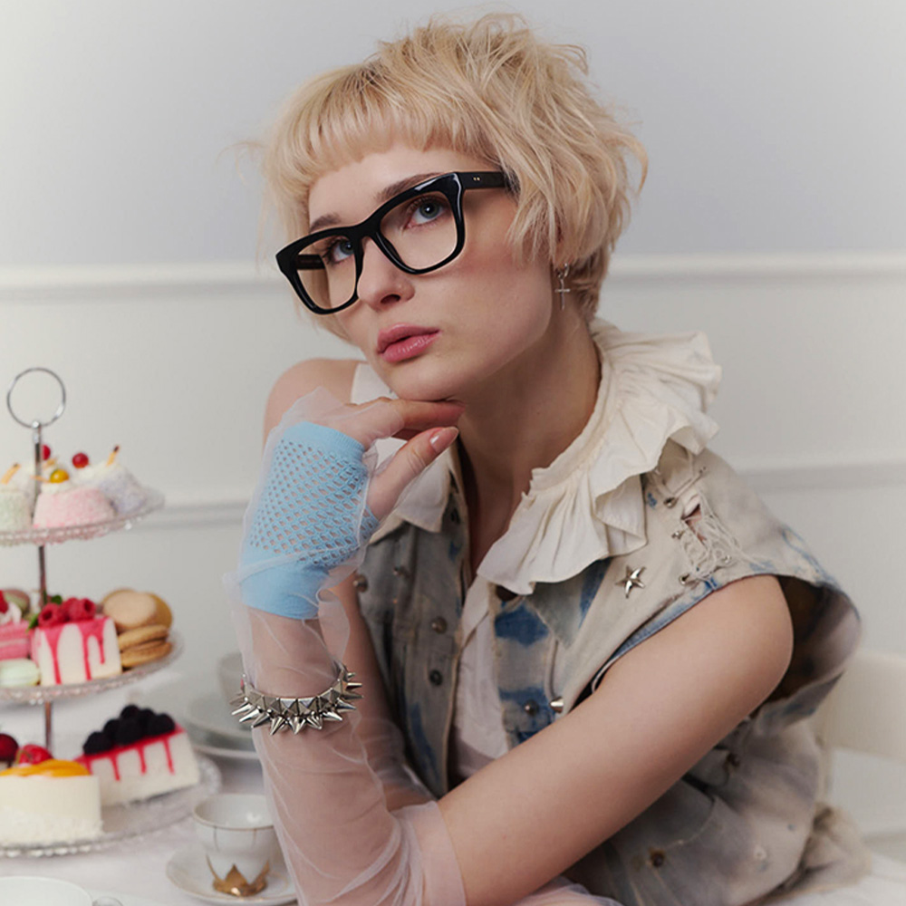 Optical frames and sunglasses to suit every face shape and style. Handmade in London, tailored to you